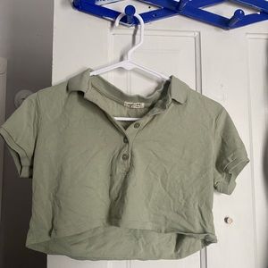 Green crop top shirt